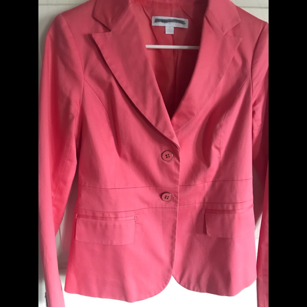 Pink blazer New York and Co size 4.